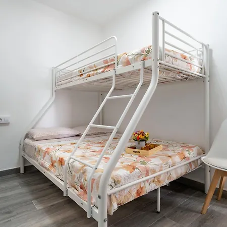 Moderno Y Soleado Apartment